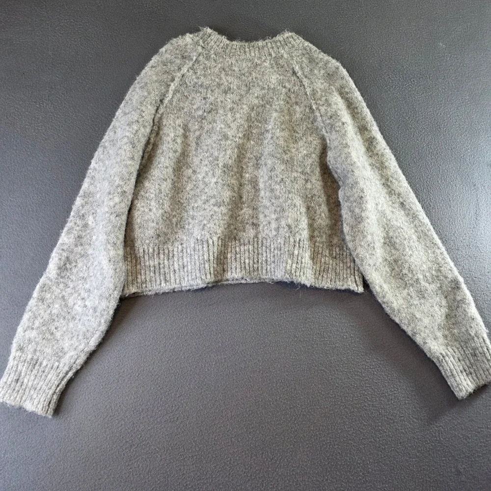 American Eagle Gray Bow Cropped Fuzzy Sweater Womens Large Knit Pullover